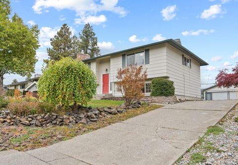 Others Game Room and Outdoor Oasis with BBQ Grill - Fun and Stylish