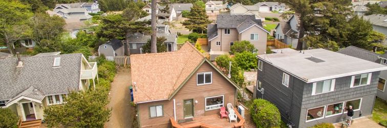 Others Cozy Cottage with Partial Ocean View and Fire Pit - Charming Getaway