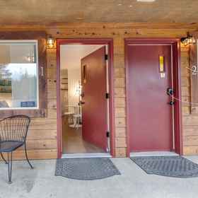 Hotel Interior/Public Areas1Ground-floor hiker's studio with mountain views & fast WiFi - dog-friendly,杰斐逊县飯店