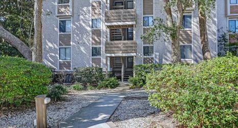 Khác 2 Amelia's Treehouse! 2 blocks to beach. Pool access. Large Screened-in balcony. Centrally located!