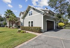 Others 3 Saltwater Pool, Hot Tub, and Gourmet Outdoor Kitchen - Exquisite Oasis