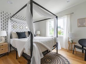 其他 2BR | Fireplace, Bath | West Seattle | Sophari