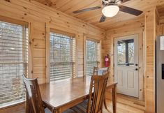 其他 7 3 Little Bears: Experience Luxury Just Minutes from Top Attractions – Private Indoor Pool, Hot Tub