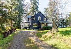 Others 5 Breathtaking Views and Modern Kitchen - Exquisite Waterfront Retreat