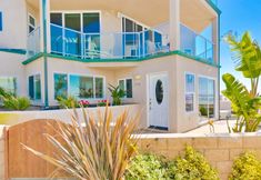 Others 3 Ground Level Patio and Free Rentals - Charming Oceanfront Escape