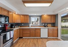 その他 6 Hot Tub and Theater Room Retreat - Charming Escape