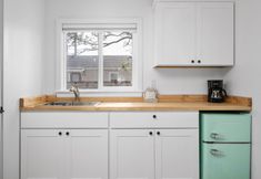 Others 3 Beachfront Access and Kitchenette Convenience - Charming Coastal Retreat