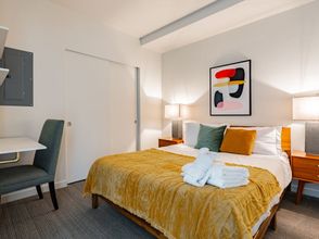 Others 1BR | Gym, Lounge, Rooftop | Bellevue | Sophari C