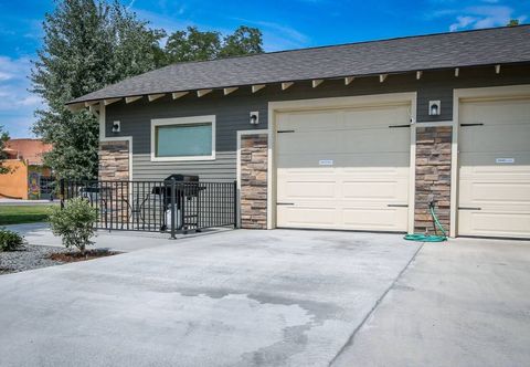 Lainnya Downtown Retreat