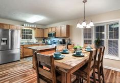 Others 6 Hot Tub and Screened-In Porch by the Creek - Charming Cozy Escape