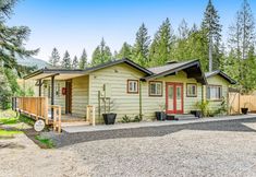 Others 2 Picturesque home/wedding venue with hot tub, mountain view, WiFi, & Netflix