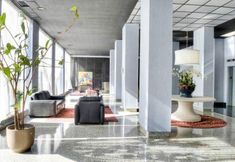 Others 5 City Center Access and Free Wifi - Charming Urban Retreat