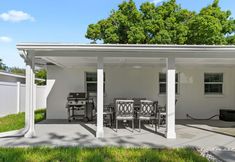 其他 5 The Coastal Retreat: Modern 3BR Home with Beachy Charm