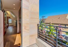 기타 4 Rooftop Patio and Custom Home Design - Stunning Architectural Haven