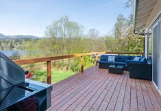 Others 3 Waterfront Access and Kayaks Included - Stylish Lakeside Retreat