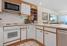 Others 6 Breathtaking Ocean Views and Elegant Interiors - Stunning Coastal Retreat