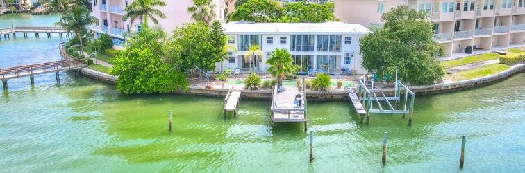 기타 Waterway Views and Cozy Retreat - Charming Waterfront Escape