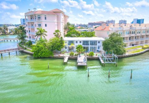 Others Waterway Views and Cozy Retreat - Charming Waterfront Escape