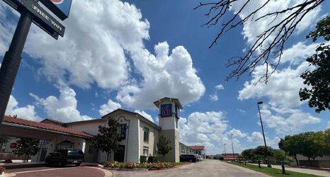 Others 2 Studio 6 Suites Euless, TX – DFW West