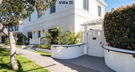 Others 2 Luxurious Outdoor Hot Tub and Elegant Furnishings - Charming Escape