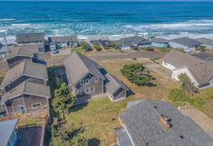 Others 2 Nautical Decor and Cozy Loft - Elegant Beach Retreat