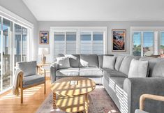 Others 2 14th & Sunset - Walk to Beach!