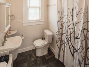 Others 4 Cozy Living Room and Fully Equipped Kitchen - Charming Oasis