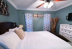 Others 7 Charming Oasis with Tesla Charger and Backyard Retreat - Cozy Escape