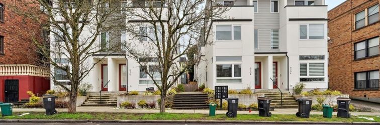 อื่นๆ Rooftop Patio and Modern Amenities in Capitol Hill - Stylish Escape