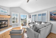 Others 5 14th & Sunset - Walk to Beach!