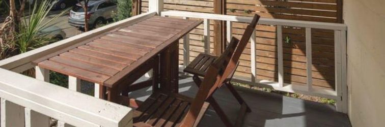 Others Cozy Living Room and Fully Equipped Kitchen - Charming Oasis