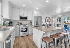 其他 7 Hot Tub, Kayaks and Cozy Fire Pit - Charming Lakeside Haven