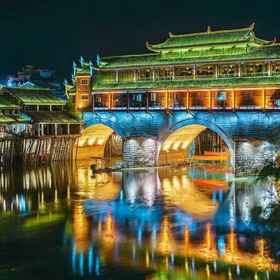 Hotel Exterior 1 Q+ Zhoudu Theme Hotel, Phoenix Ancient City Hotels