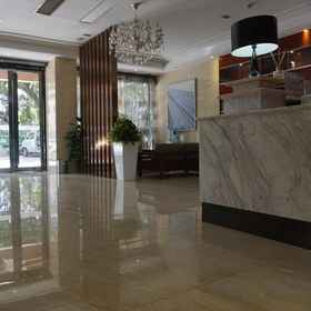 Hotel Interior/Public Areas 1 Yinle Express Hotel (仏山西樵風景区), Foshan Louvre Sofitel Hotel Garage ホテル