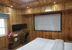 Others 5 Xinyang Cozy Themed Hotel
