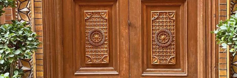 Lain-lain CAMEL SHADOW IN WEST