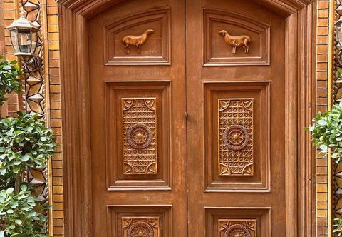 Lain-lain CAMEL SHADOW IN WEST