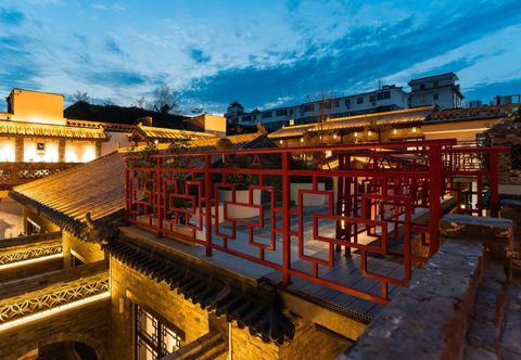 Others The Serene Inn of Discovery