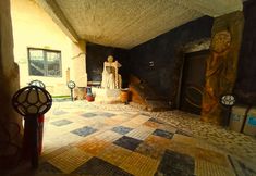 Others 4 Stone Age Hotel