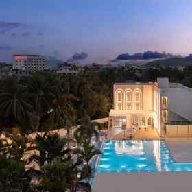 Hotel Exterior 1 Coconut Resort Hotel, Lingshui Lizu Zizhixian Hotels