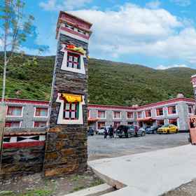 Hotel Exterior 1 กงกา บิเยวน, โรงแรม & ที่พัก ลู่เหาเซี่ยน