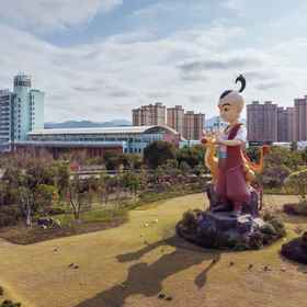 Hotel Exterior 1 Elong Deluxe International Hotel (Tiantai Mountain High-speed Railway Station), Hotel The Lucid Resort