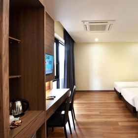 Others 1 YANGTZE HOTEL, OCBC Bank | Taman Molek Hotels