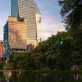 Logo 1 Andaz One Bangkok, テクニック・クルンテープBRT駅 ホテル