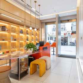 Hotel Exterior 1 Lucky Hotel(Shanghai People's Square Metro Station Nanjing Road Pedestrian Street Hotel), Hotel Museum Kereta Api Shanghai