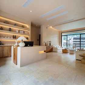 Hotel Interior/Public Areas 1 Zhenyuan Jijian Villa Private Hot Spring B&B, Cengong Xian Hotels