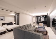 Others 3 Creal Premier Akasaka