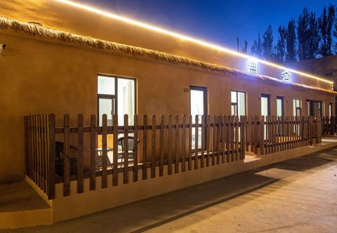 Others Wushe・Play Huajing Family Resort Dock (Dunhuang Mingsha Mountain and Crescent Moon Spring)