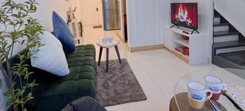 Others 3 Scenic High-Floor Condo | Near MRT, Mall & Pool