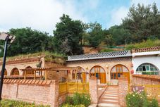 Lain-lain Red Ballad